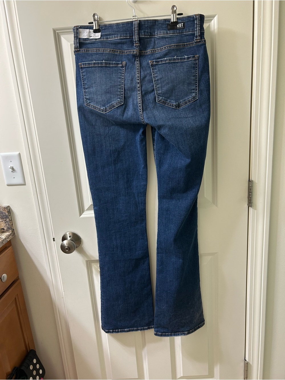 Kut from the Kloth Women's Medium Dark Blue Flare Jeans Size 6 waist 16 - Picture 3 of 8